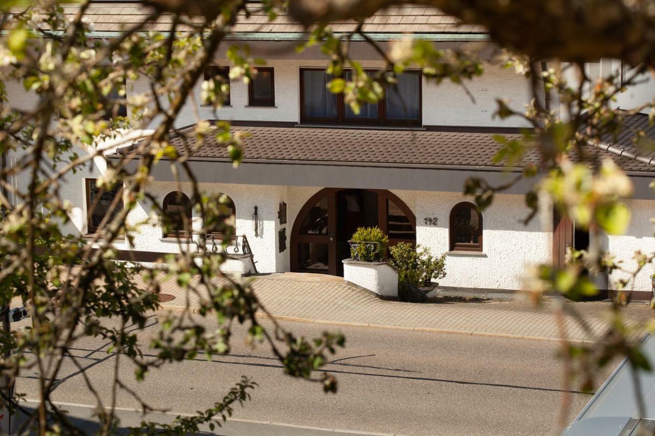 Hotel Petra Байрсброн Экстерьер фото