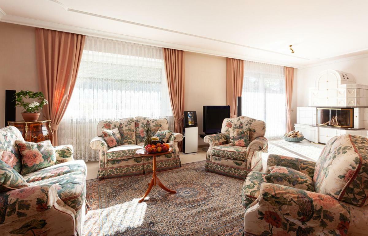 Hotel Petra Байрсброн Экстерьер фото